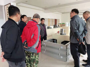 河南省建設(shè)廳科技與標準處康處長、河南省建筑協(xié)會段秘書長、河南省建筑科學(xué)研究院黃工等一行蒞臨考察