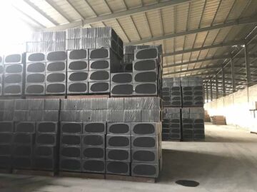 建筑外墻保溫板選用石墨改性水泥基保溫板，A級防火，施工方便，粘接好，壽命長